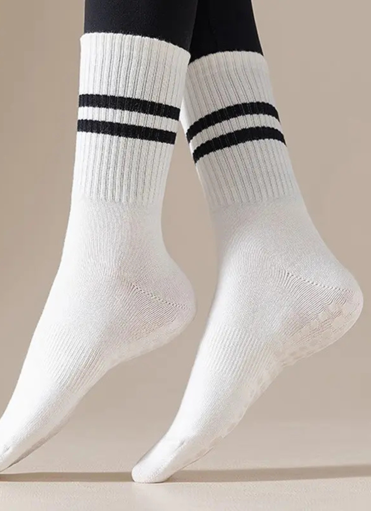 AIORI Pilates Grip Socks - 1 Pair