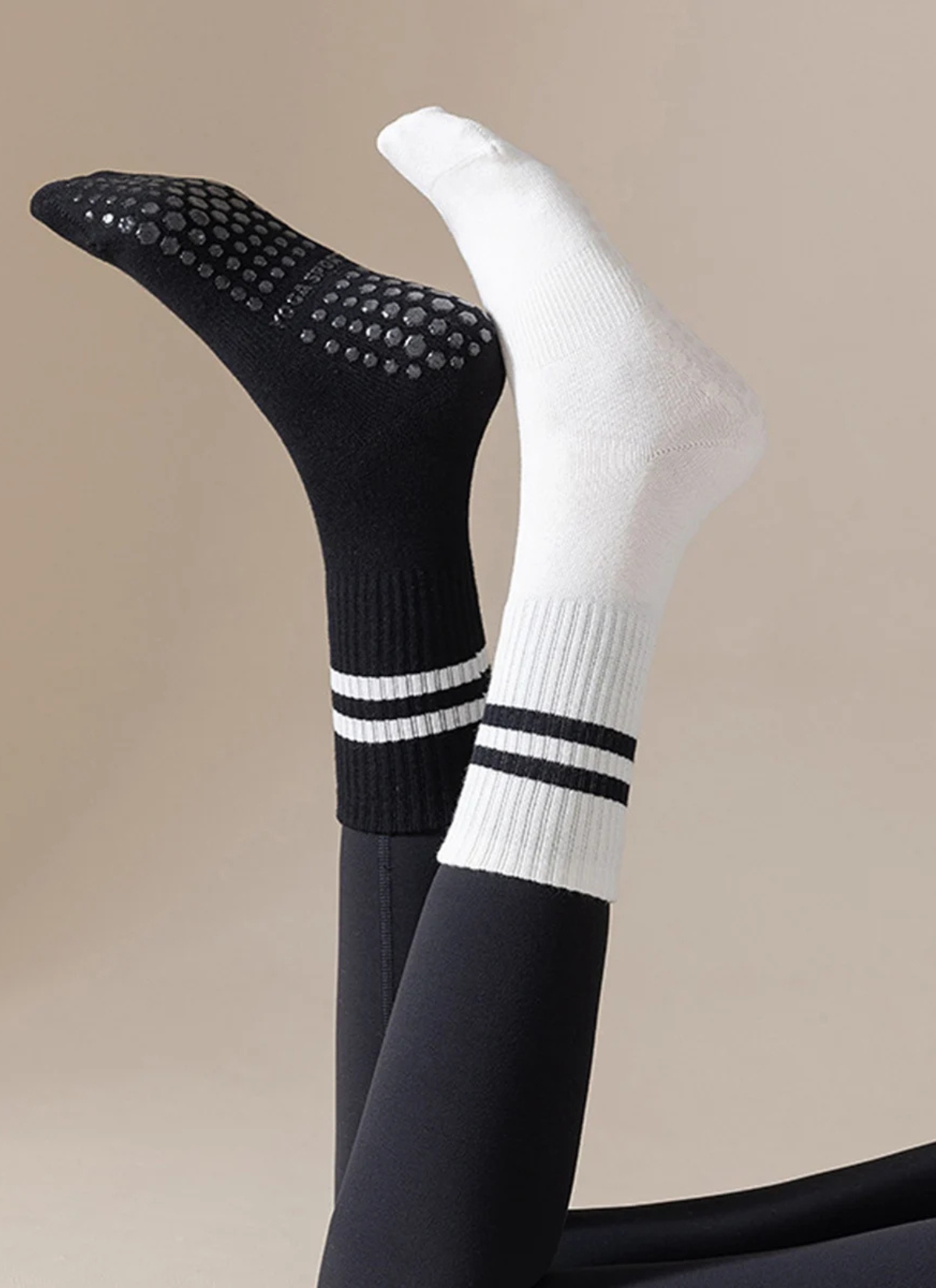 AIORI Pilates Grip Socks - 4 Pack